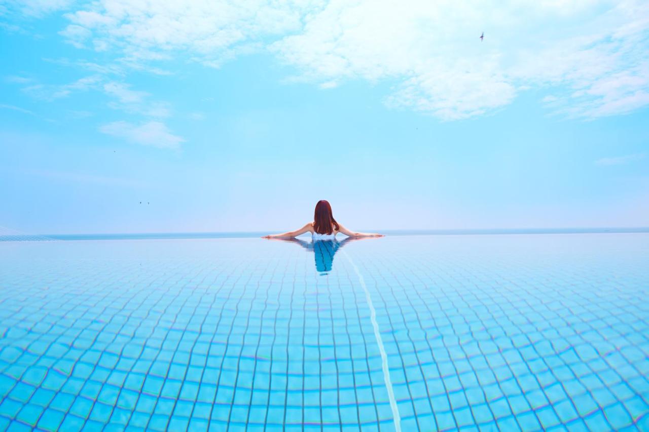 Senagajima Island Resort & Spa Tomigusuku Екстериор снимка